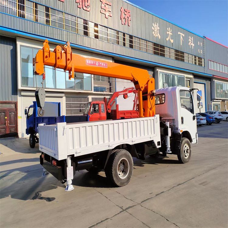 成安县三轮随车吊定制 农用改装机自备吊中瑞长期出售